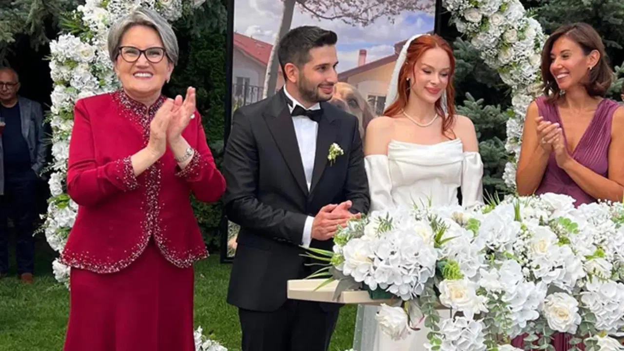 Meral Akşener Yeni İmajıyla Dikkat Çekti