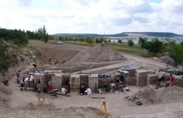 Neandertaller Kemik Yağıyla Hayatta Kalıyordu: 125 Bin Yıllık Beslenme Sırrı Ortaya Çıktı