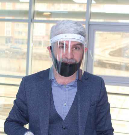 Yozgat Gençlik Merkezi  sağlıkçılar için maske üretiyor