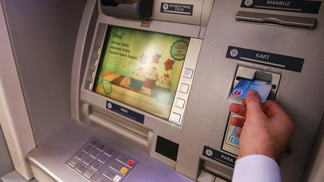 Kredi Kartı Sahiplerine Önemli Uyarı! Bankalardan Yeni Güvenlik Tedbiri: ATM’lerde Şifre Değişikliği Dönemi Başlıyor