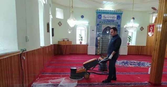 Aslanapa’da camiler Ramazan ayına hazırlanıyor