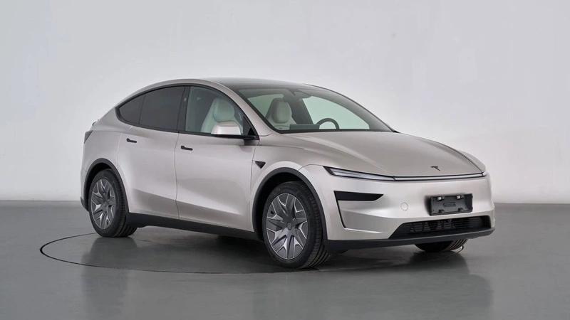 Tesla Model YL Duyuruldu: Doblo Fiyatına 6 Kişilik Elektrikli Araç