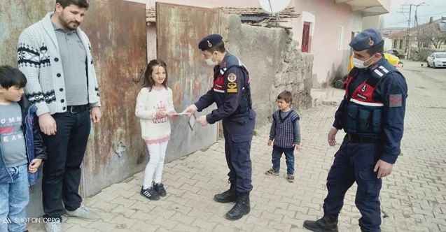 Biriktirdiği Parayı ‘Milli Dayanışma’ Kampanyasına Bağışladı