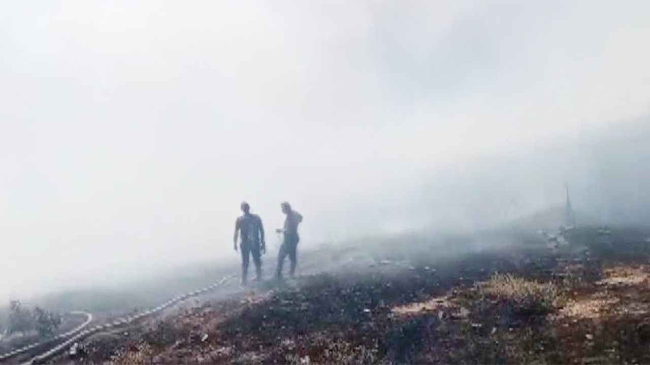 Yozgat'ta Anız Yangını Korkuttu: Alevler Mahalleye Yaklaştı