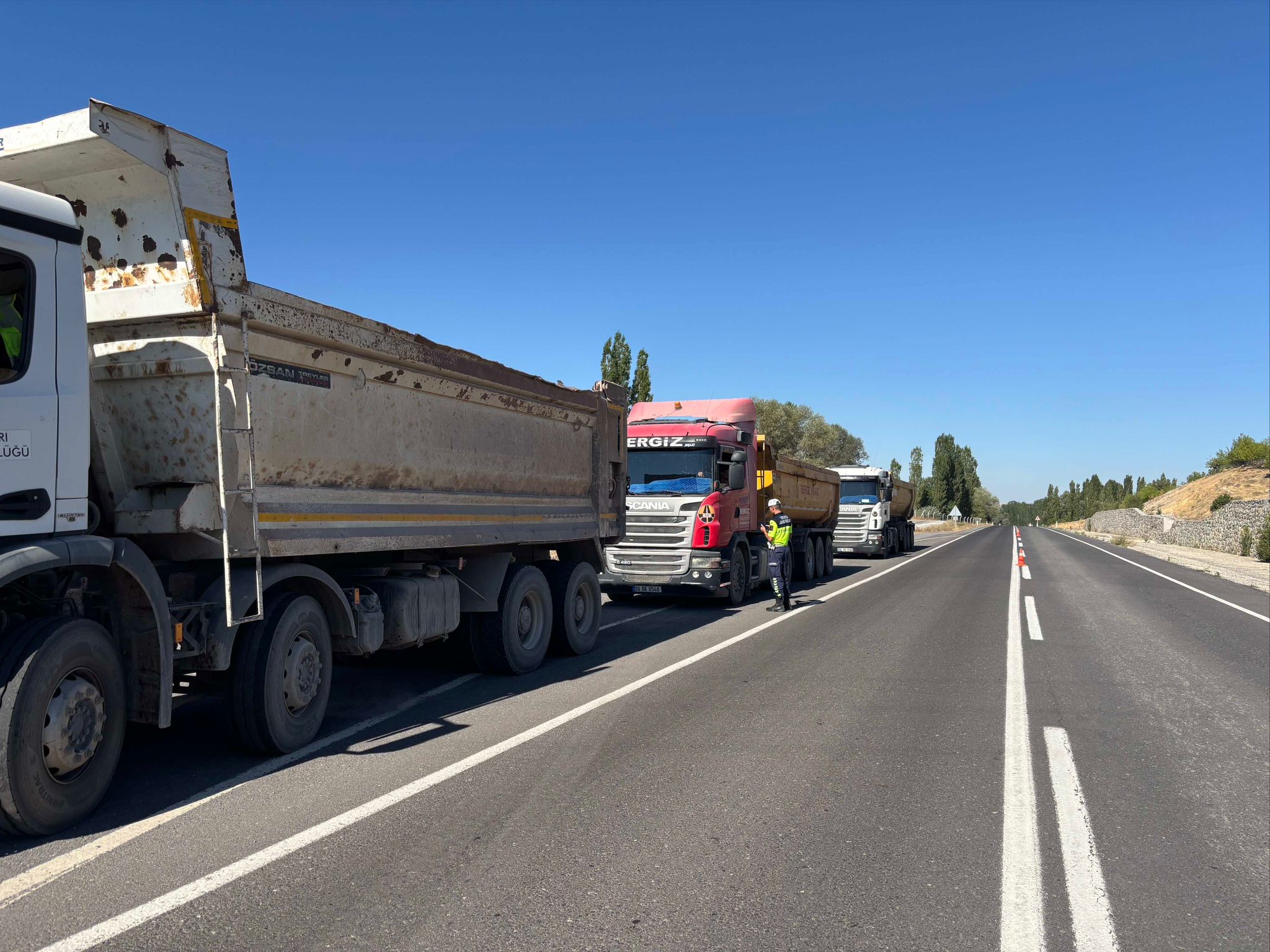 Yozgat Jandarması Akdağmadeni ilçesinde Trafik Güvenliğini Sağlıyor