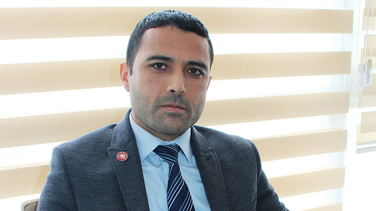 YURT Eğitim Sen Genel Başkanı Hakan Çeliksoy: Yetkili Sendika Kamu Çalışanlarını Satıyor