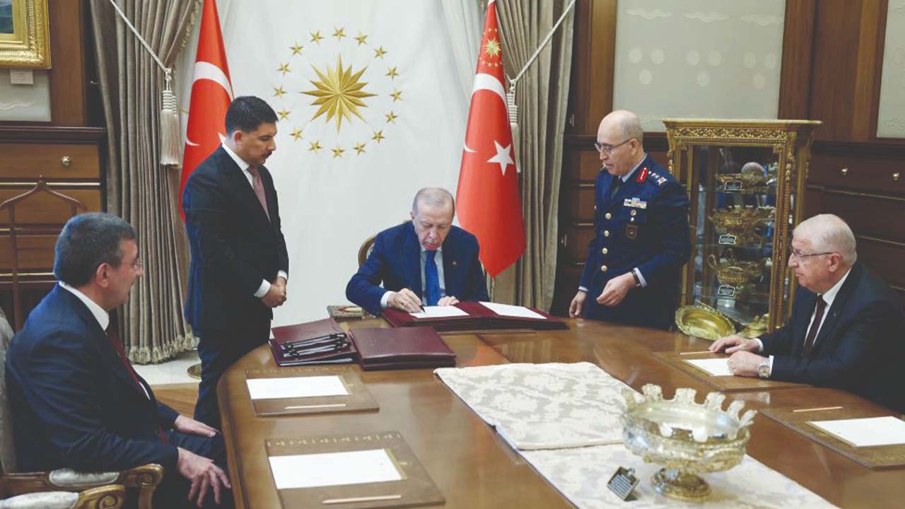 Cumhurbaşkanı Erdoğan YAŞ Atamalarını İmzaladı