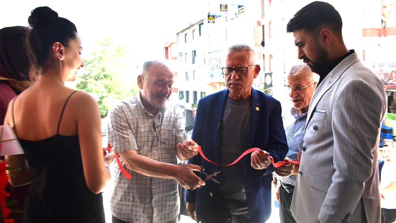 Yozgat’ta Upsy Daisy Butik Dualar Eşliğinde Açıldı