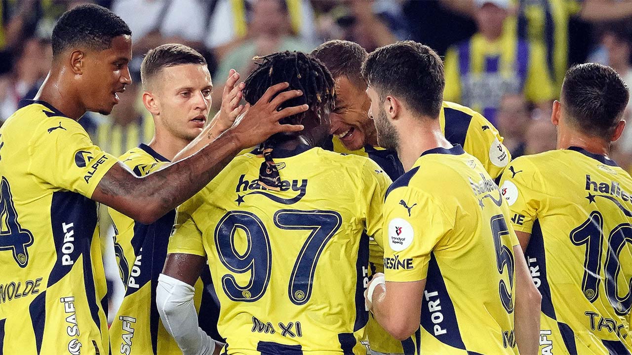 Şampiyonlar Ligi’nde Dev Randevu: Feyenoord – Fenerbahçe Maçı Başlıyor!