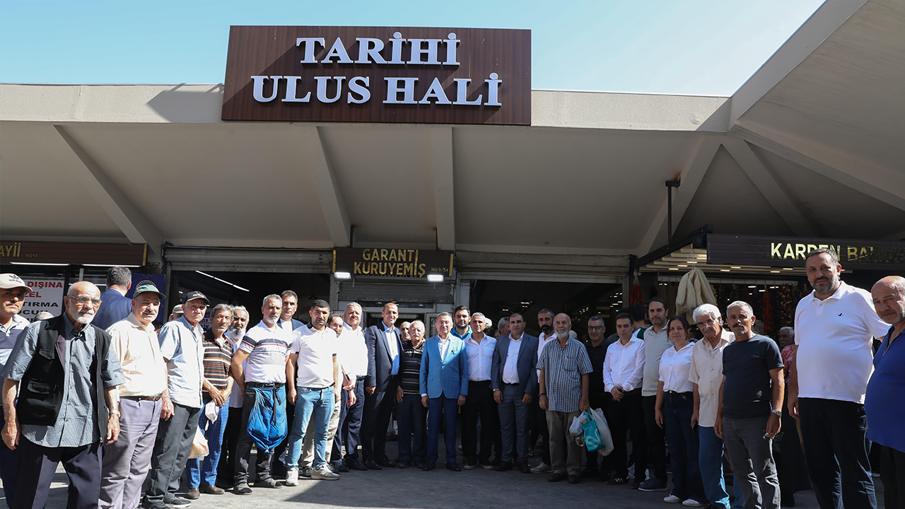TBMM Dışişleri Komisyonu Başkanı ve Ankara Milletvekili Fuat Oktay Ulus’ta Hal Esnafı ile Buluştu