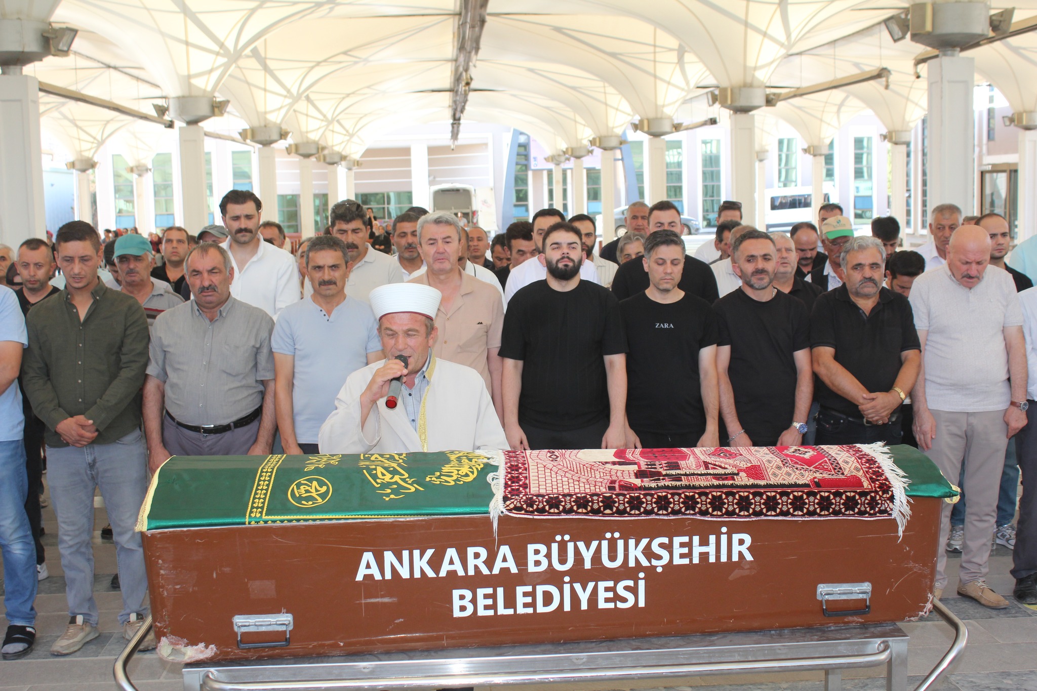 Ankara'nın sevilen gar müdürü dualarla uğurlandı