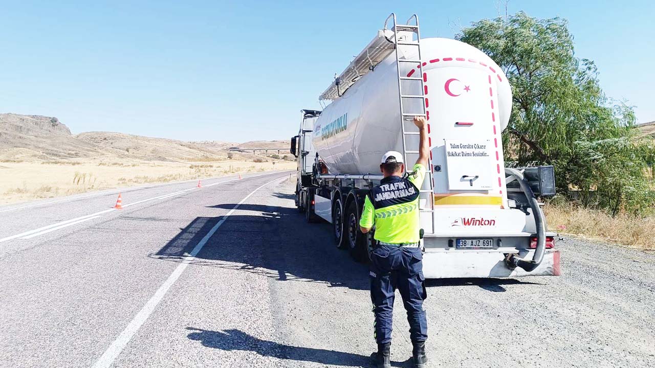 Yozgat’ta Jandarmadan Sürücülere Sıkı Denetim ve Hayati Uyarılar!