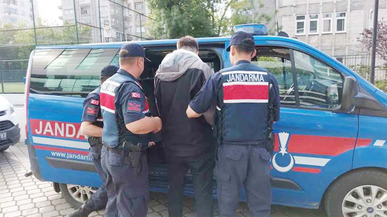 Yozgat’ta aranan dolandırıcı jandarmanın dikkati sayesinde yakalandı
