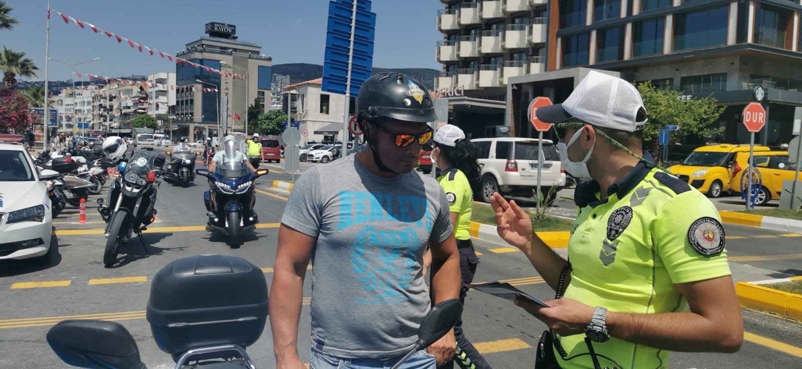 Yozgat’ta Motosiklet ve Bisiklet Kullanıcılarına Kask Takma Uyarısı
