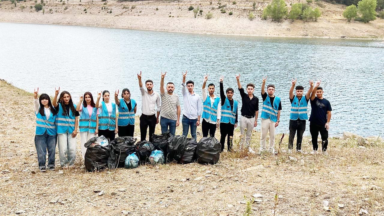 Ülkü Ocakları Yozgat’tan Doğaya Vefa: Kirazlı Göleti Temizlendi