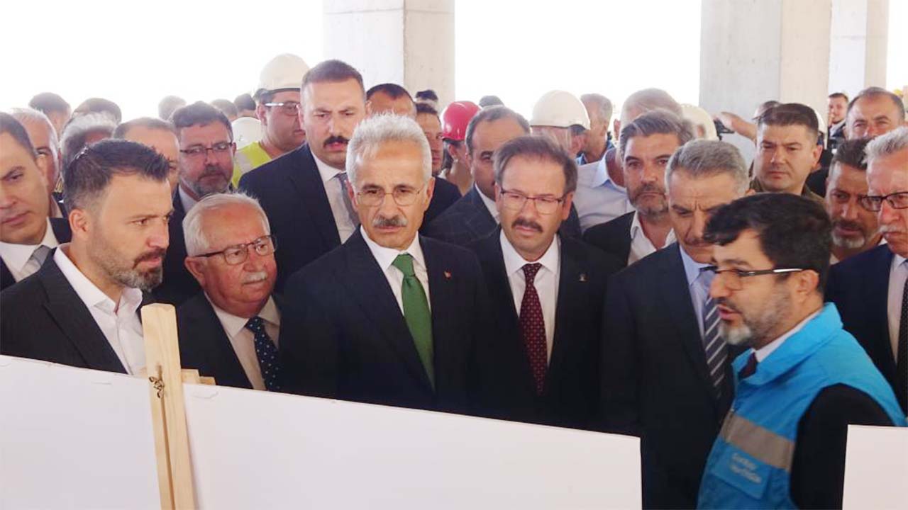 Yozgat’a Havalimanı Müjdesi: Bakan Uraloğlu Tarih Verdi!
