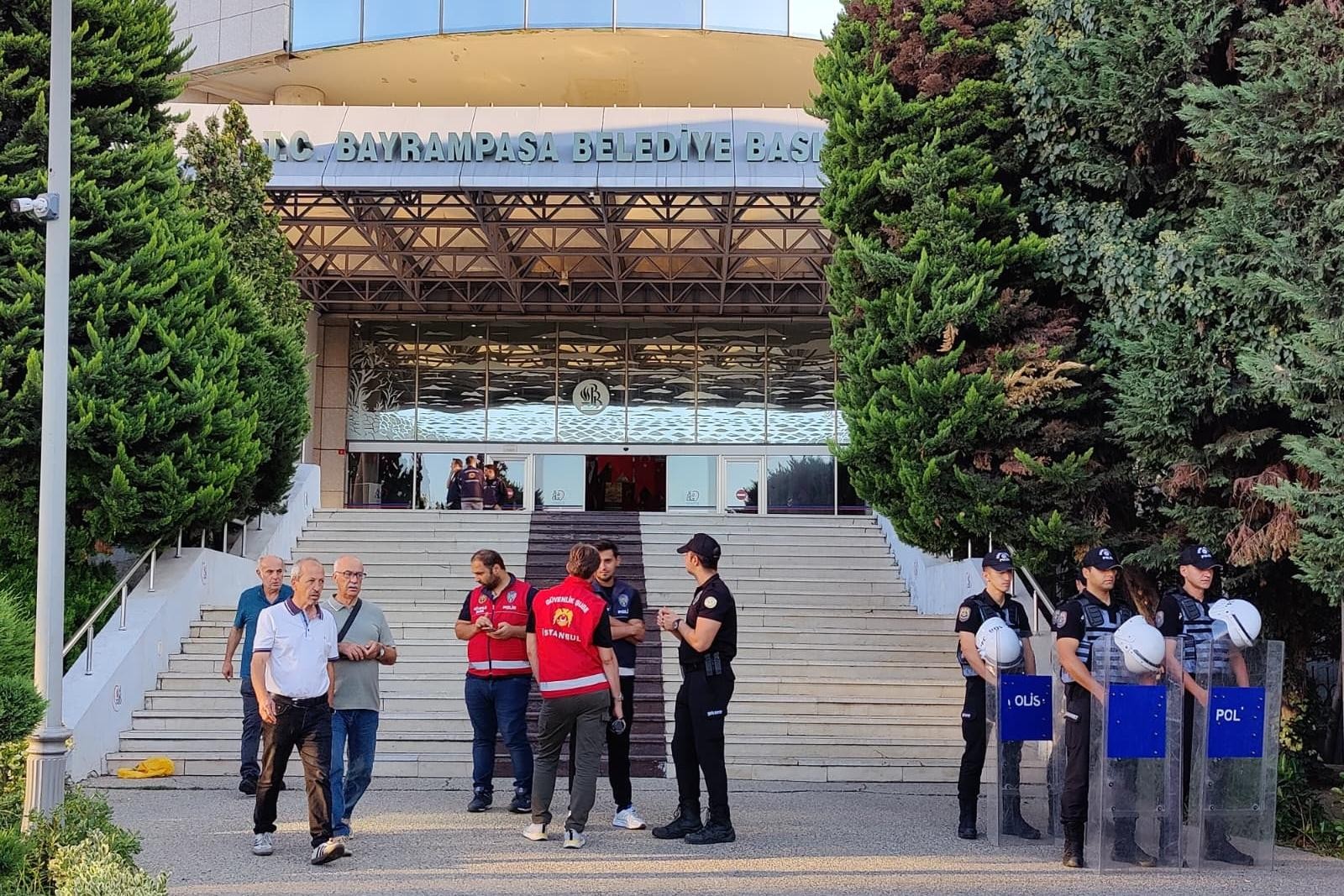 Bayrampaşa Belediyesi’ne Operasyon: Başkan Hasan Mutlu Gözaltına Alındı