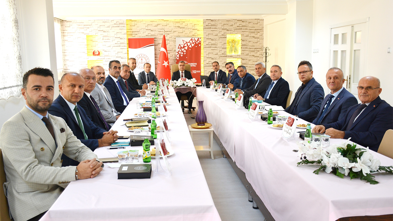 Yozgat’ın eğitimi için Çekerek’te bir araya geldiler rafting de yaptılar!