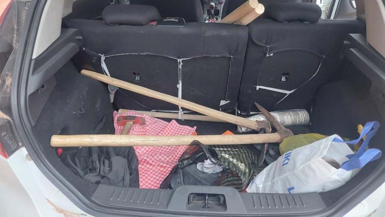 Sarıkaya’da Define Avcıları Suçüstü Yakalandı!