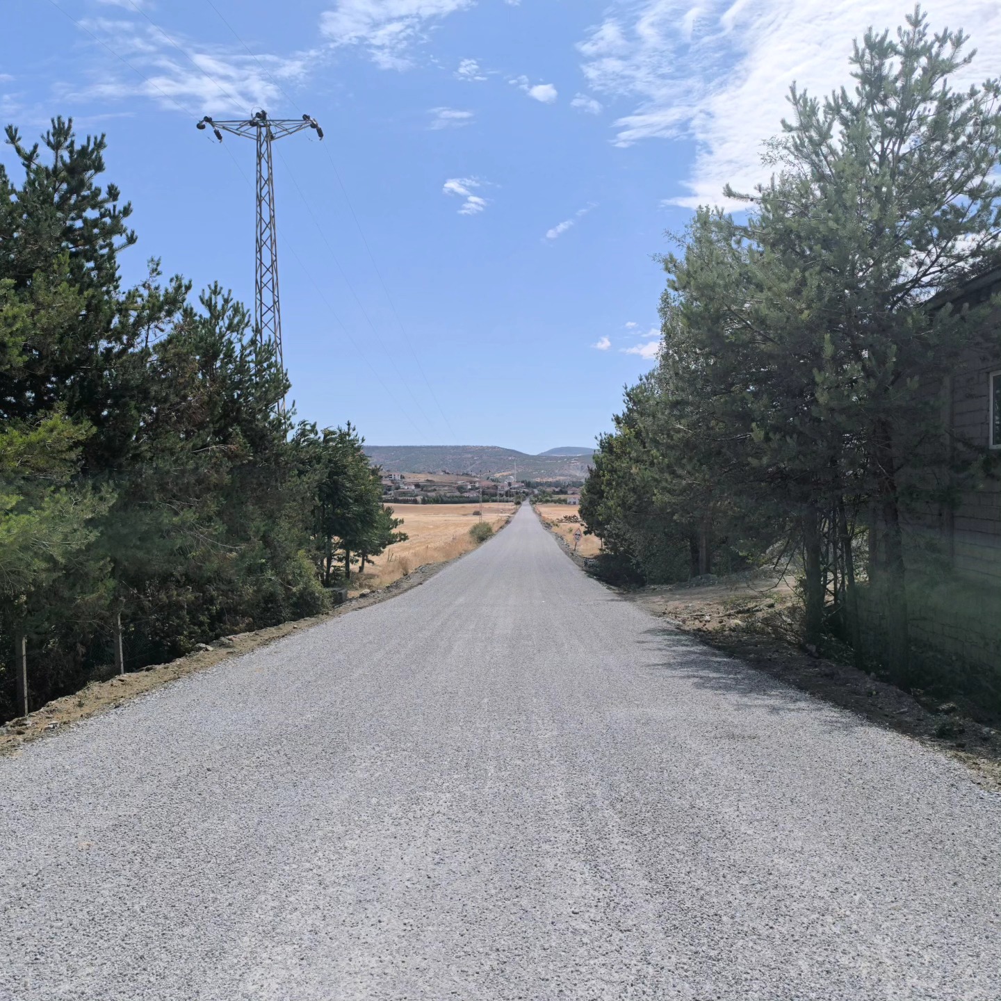 Kadışehri’nde Yol ve Kaldırım Çalışmaları Hız Kesmeden Devam Ediyor