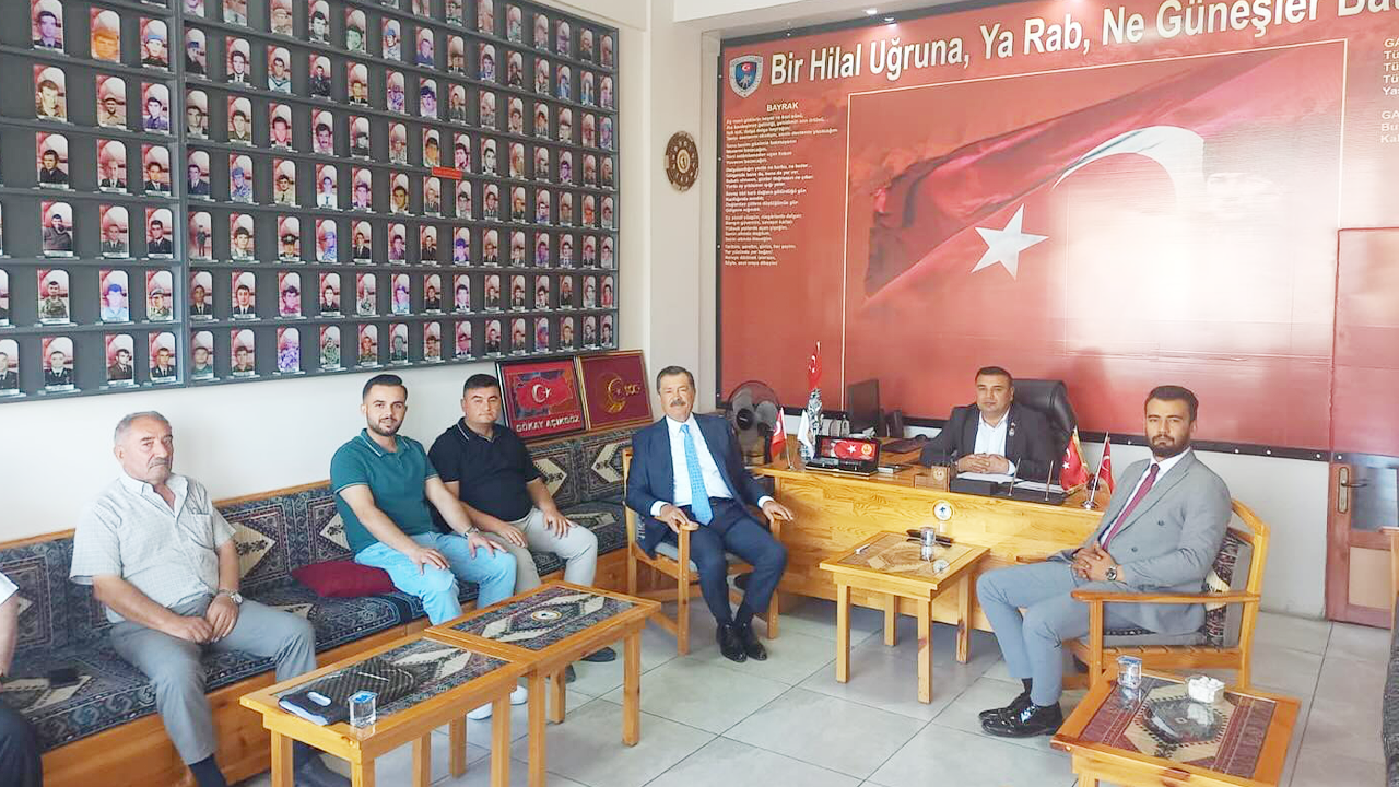 Yozgatlı Efsane Bakan Şehit Aileleri İle Buluştu