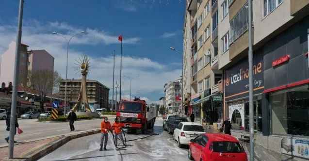 Bilecik’te sokaklar dip köşe yıkandı
