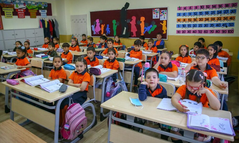 Okullar açılmadan kapanış tarihleri araştırılıyor: 2025 Yaz Tatili Ne Zaman Başlayacak