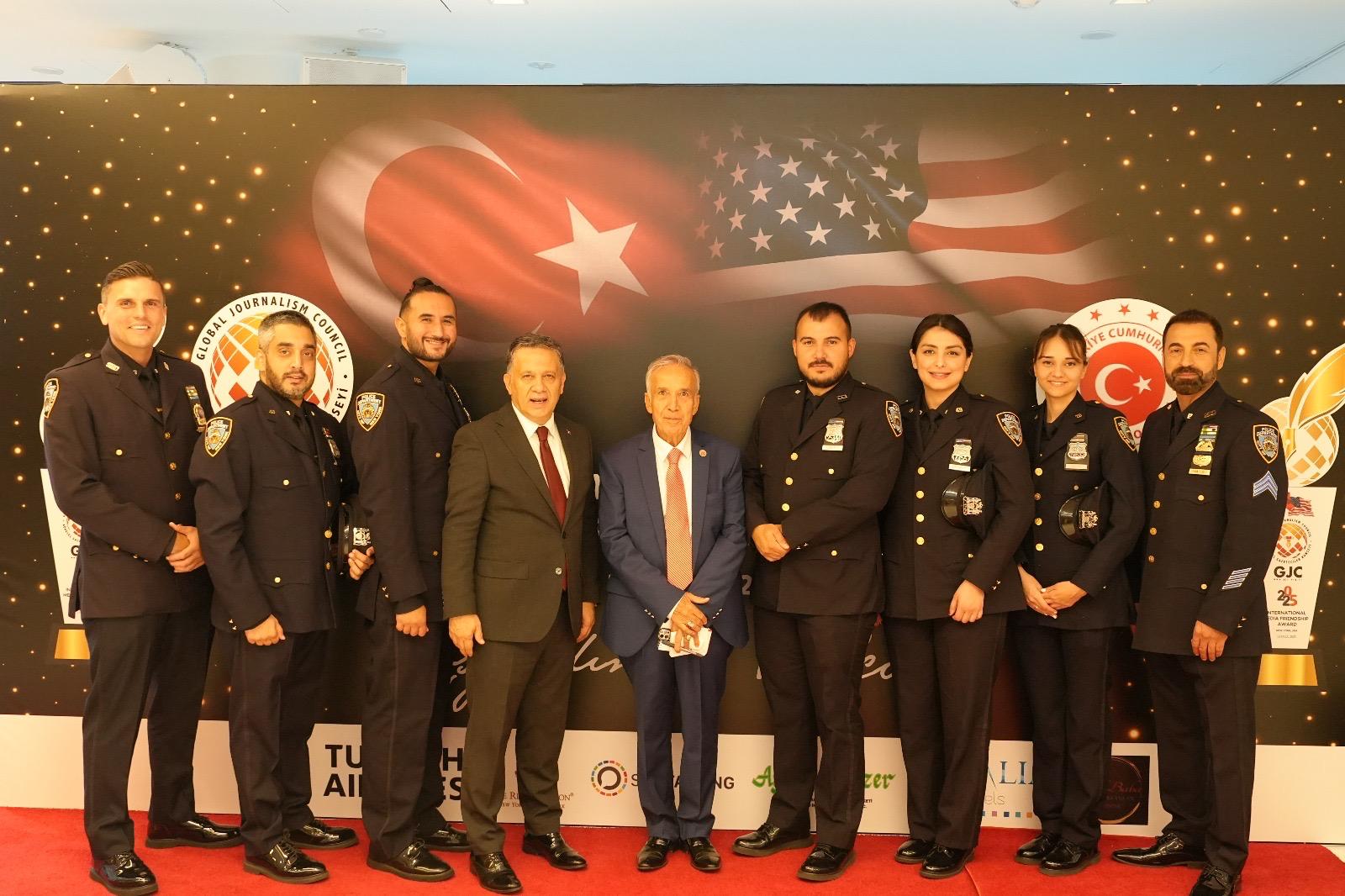 New York’ta Türk-Amerikan Medya Dostluk Gecesi ve Ödül Töreni