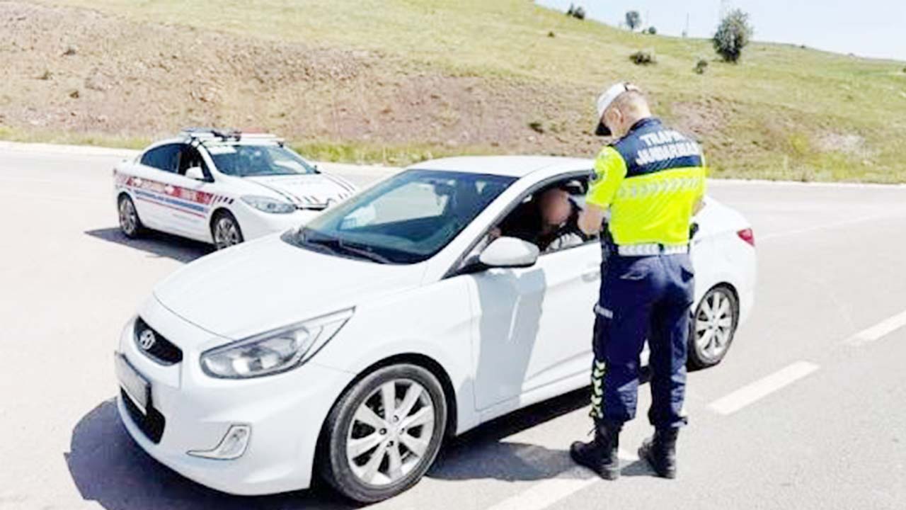Yozgat’ta Uyuşturucu Kullanan Sürücü Yakayı Ele Verdi!