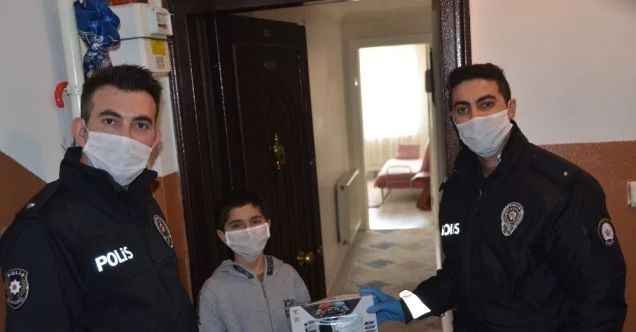 Kumbarasındaki paraları ’Biz Bize Yeteriz Türkiyem’ kampanyasına bağışladı