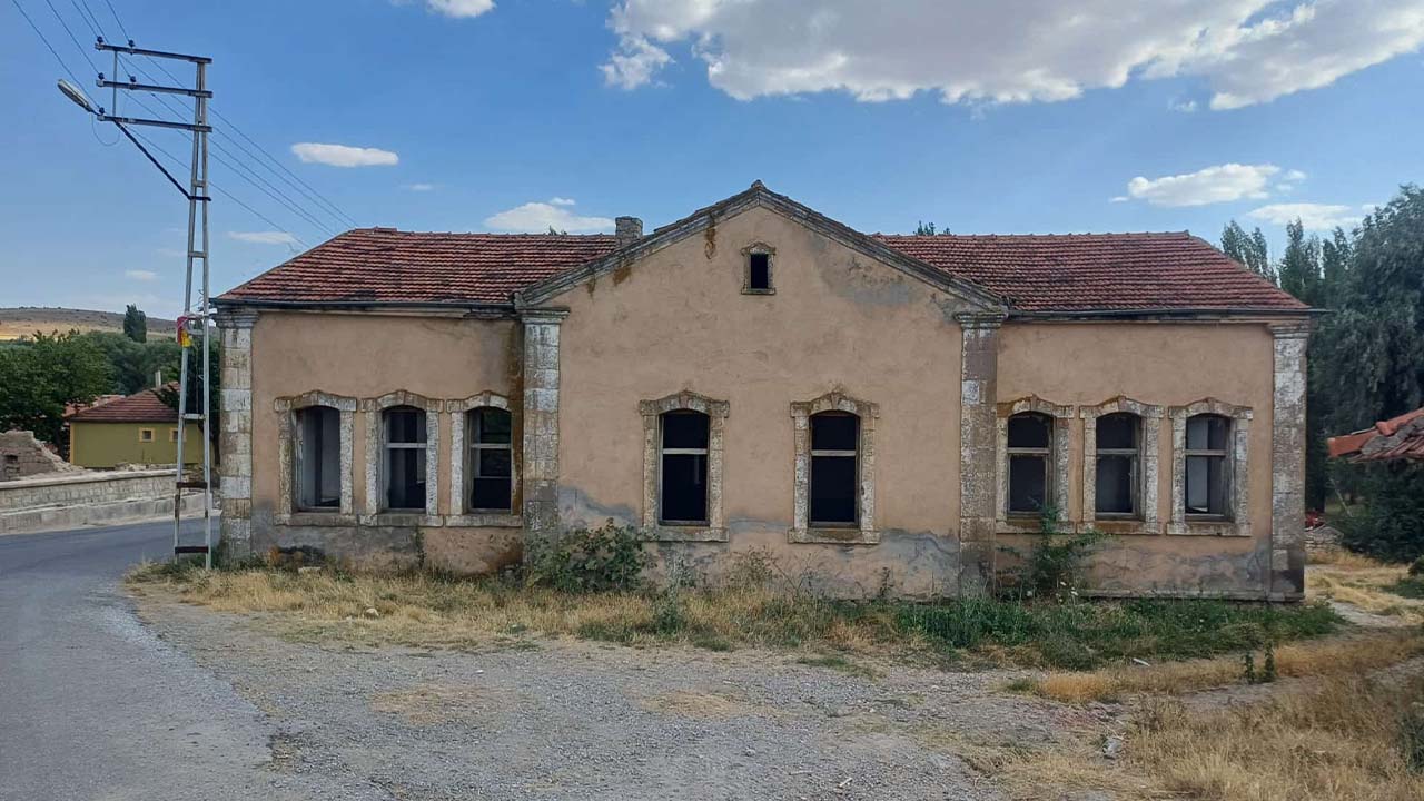 Yozgat’ın Çandır İlçesinde 100 Yıllık Bir Ermeni Okulu!