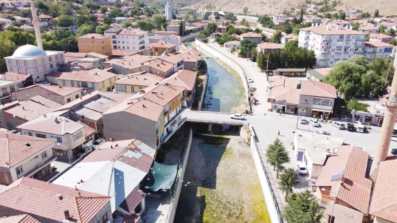 Yozgat’ta Kuraklık Tehlikesi Büyüyor: Delice Irmağı Kurudu!