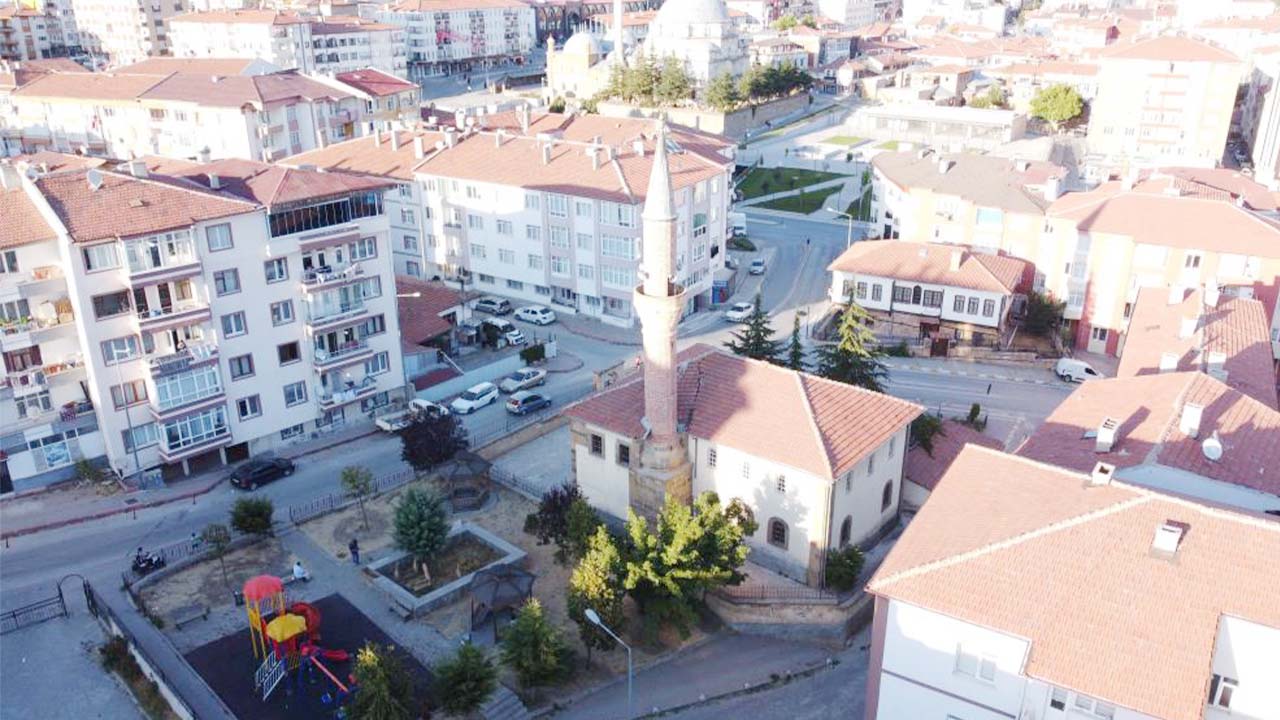 Yozgat’ın Kalbinde Zamana Direnen Cami: 200 Yıllık Miras