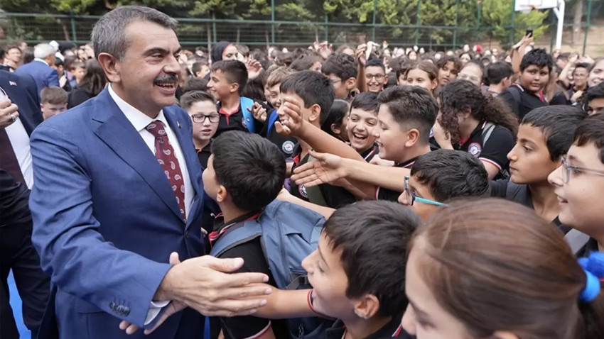 Zorunlu Eğitim Süresi Kısalıyor mu? Bakan Yusuf Tekin'den Dikkat Çeken Açıklama
