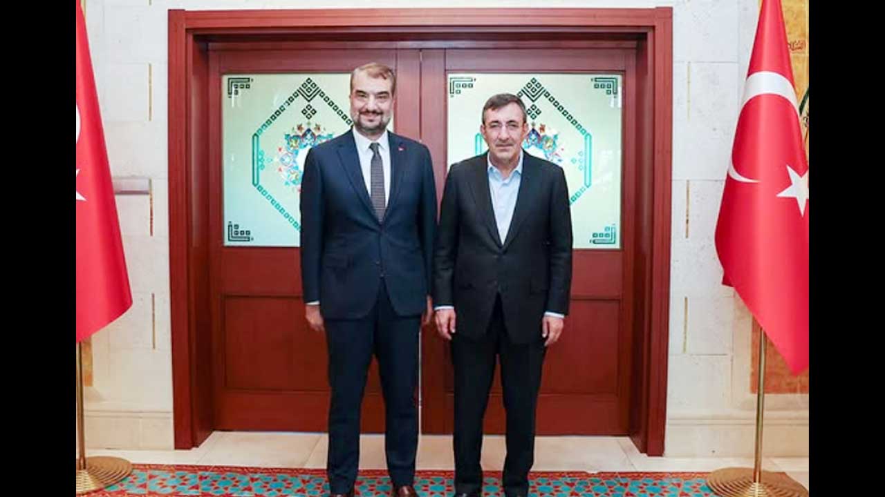 Türk Dünyası Parlamenterler Vakfı Başkanı Dr. Abdullah Çalışkan’dan Cumhurbaşkanı Yardımcısı Cevdet Yılmaz’la buluştu