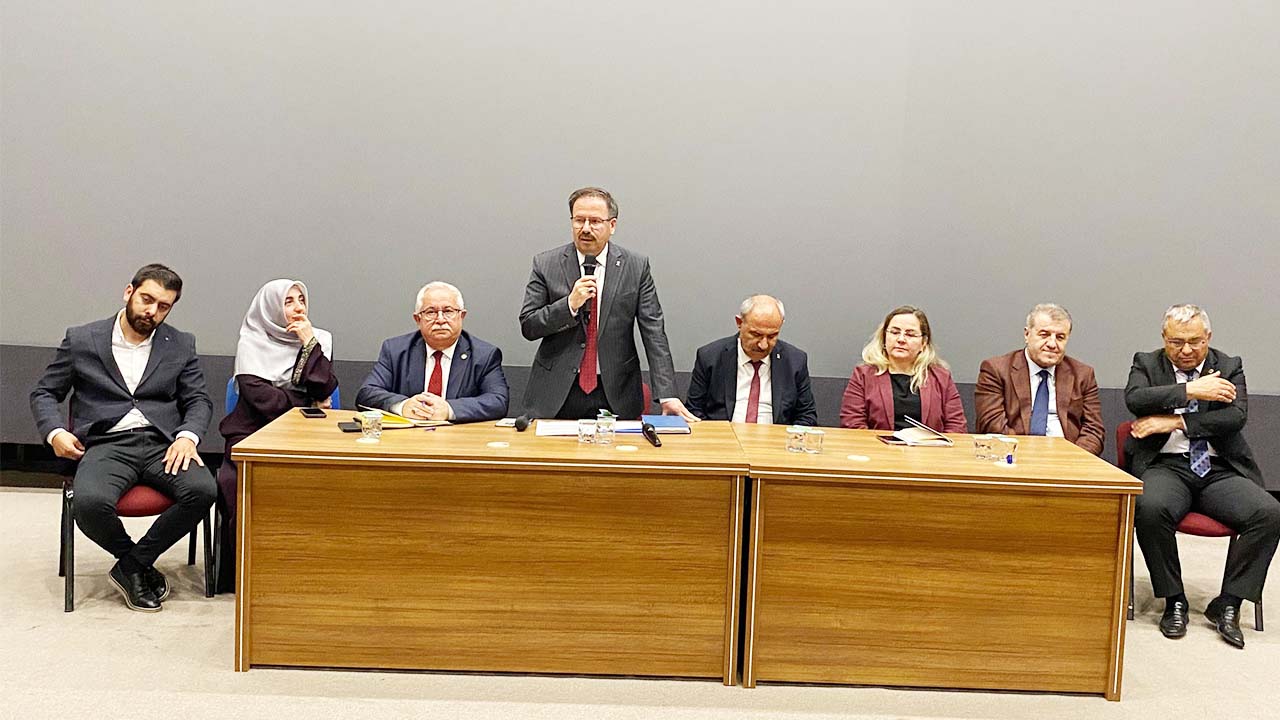 Akdağmadeni Meclisi AK Partilileri ağırladı! Kandemir burada ne konuştu?
