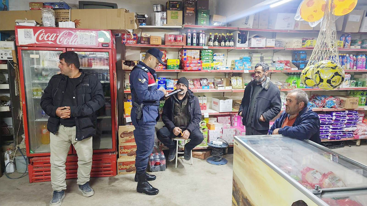 Akdağmadeni’nde Traktör Sürücülerine Trafik Eğitimi