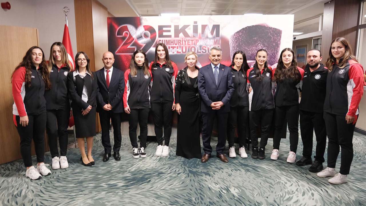 Yozgat’ın Altın Kızları Cumhuriyet Resepsiyonunda
