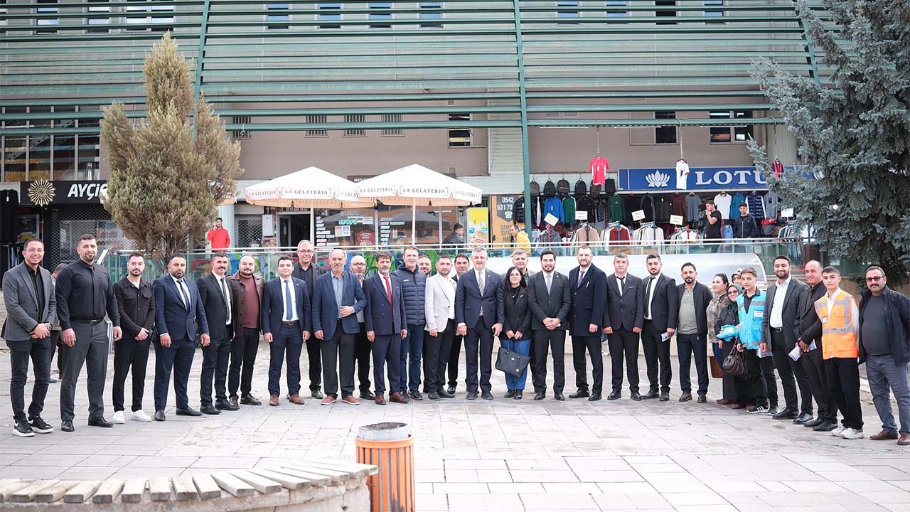 Akdağmadeni Esnafının Talepleri Anahtar Parti Masasında