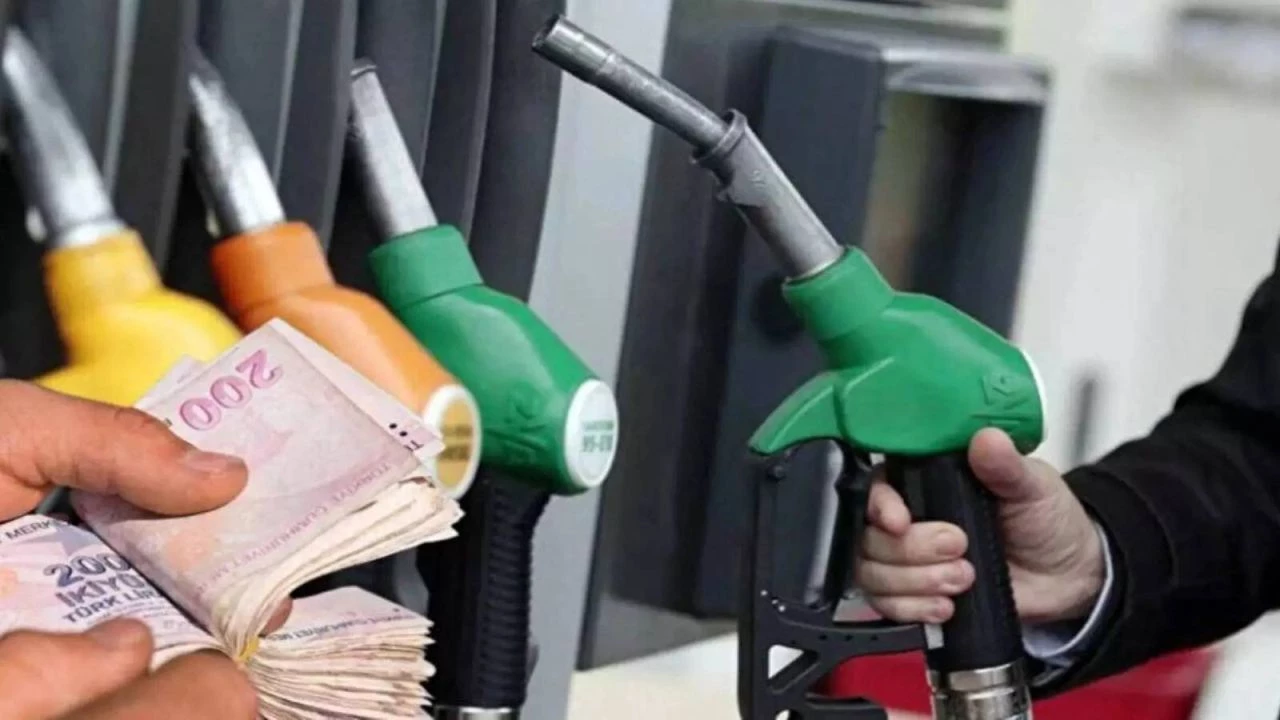 Benzine 85 Kuruşluk Zam Geliyor: Litre Fiyatı 53 Lirayı Aşacak