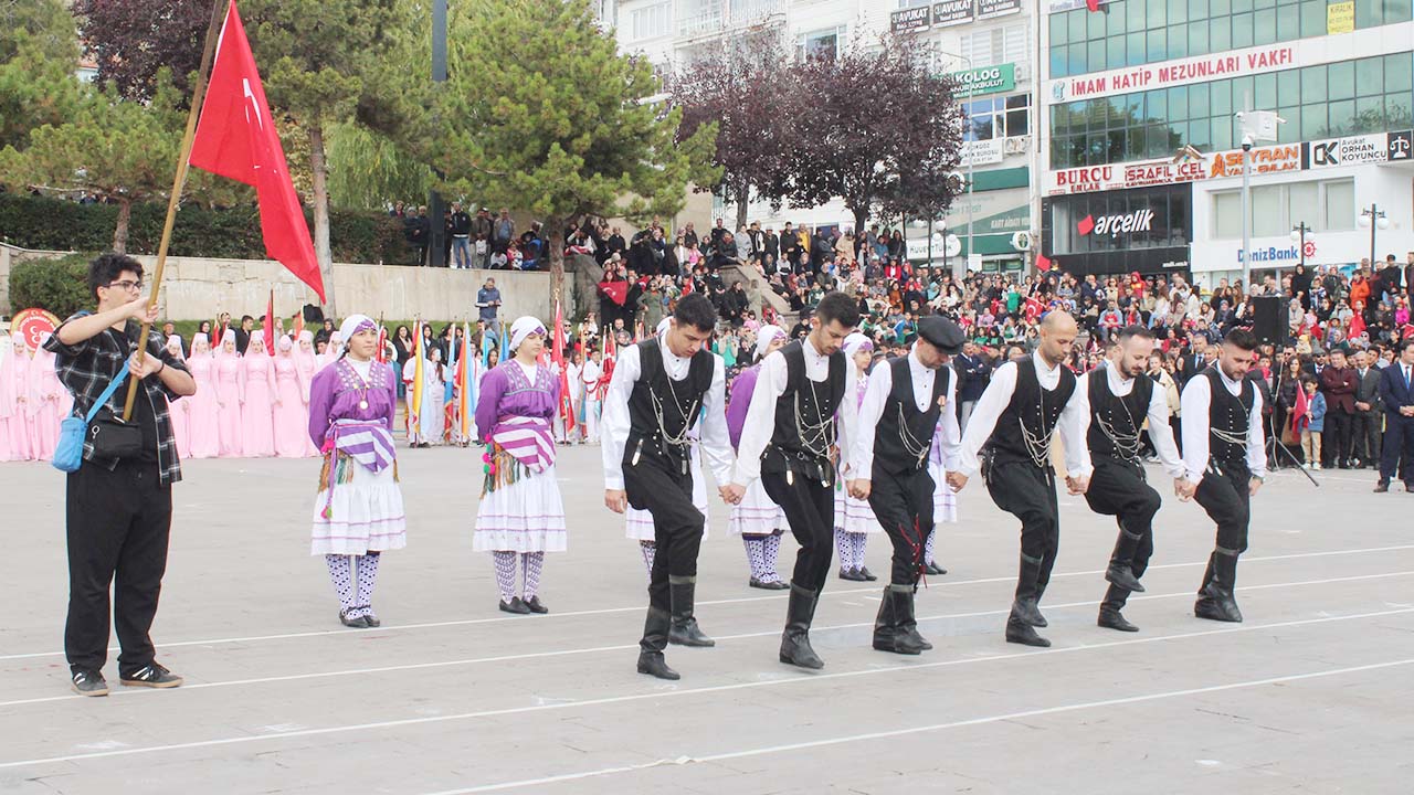 Yozgat’ta Folklor Rüzgarı Esecek: Kulüpler Arası Halk Oyunları İl Yarışması Başlıyor!