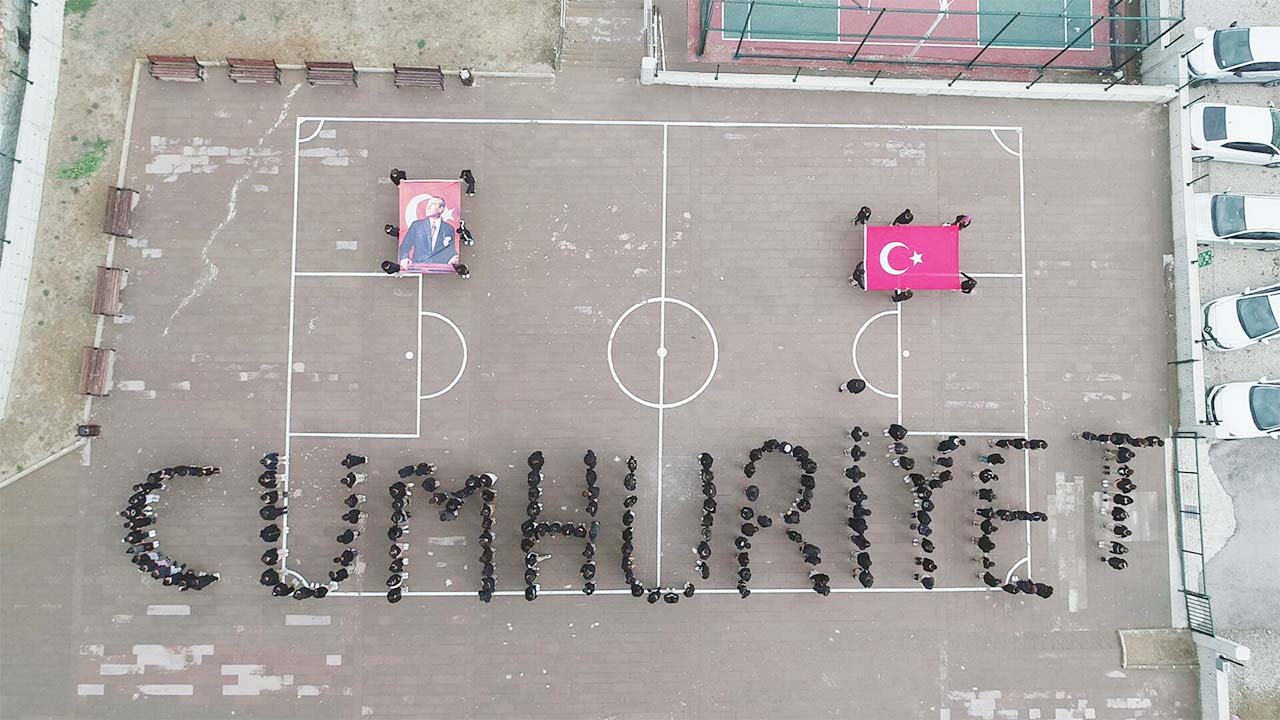 Yozgat’ta Öğrencilerden Bir İlk! Cumhuriyet Bayramı Coşkusu Doyasıya Yaşandı!
