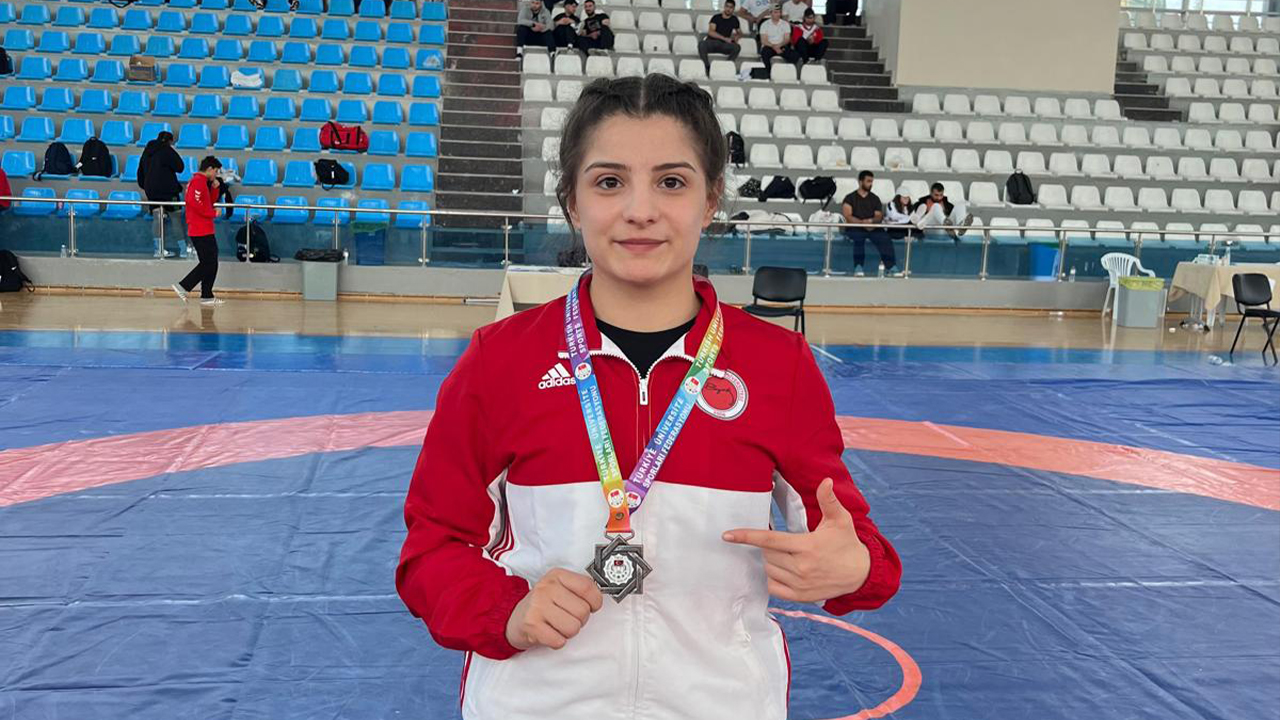 Yozgatlı Güreşçi Elif Sude Elmalı Balkan Şampiyonası’nda Türkiye’yi Temsil Edecek