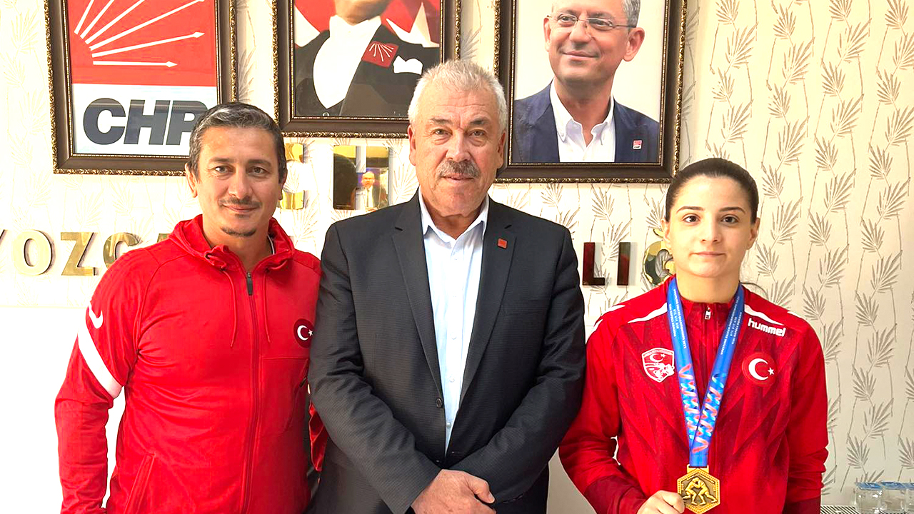 CHP Yozgat İl Başkanı Abdullah Yaşar'dan Elif Sude'ye Tebrik