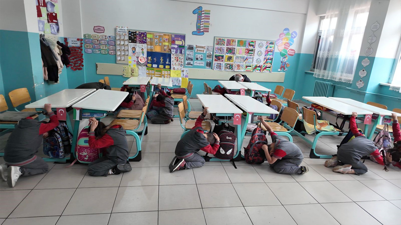 Okullarda Eş Zamanlı Tatbikat: Yozgat Hazırlıklı Nesil Yetiştiriyor