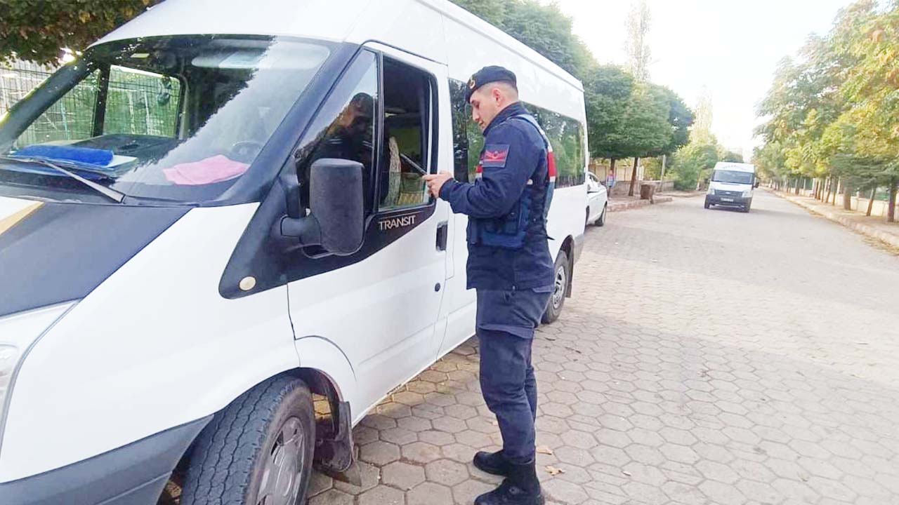 Yozgat’ta Jandarma Servisleri Tek Tek Denetledi!