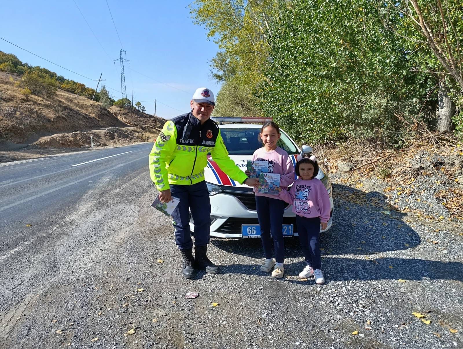 Yozgat Jandarmasından Dünya Kız Çocukları Günü’nde Anlamlı Jest