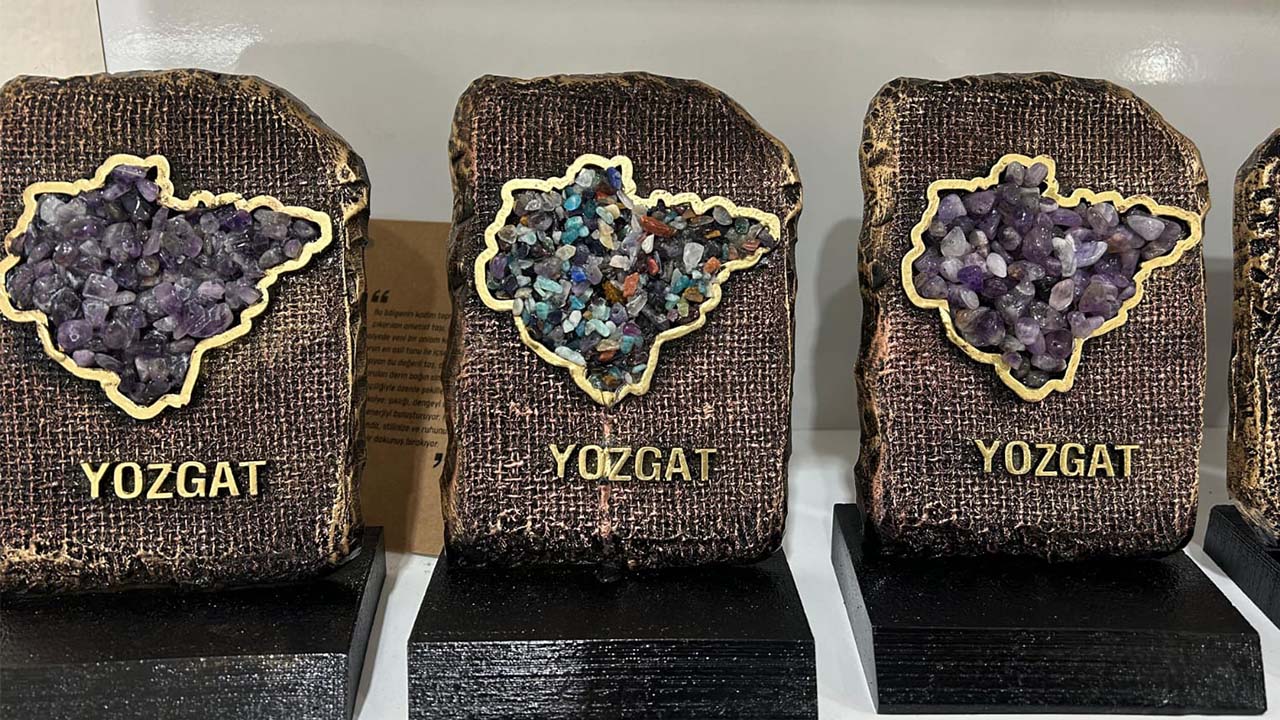 Aydıncık’ta Özel Proje! Ametistin Morunda Yozgat’ı Taşlara İşlediler!