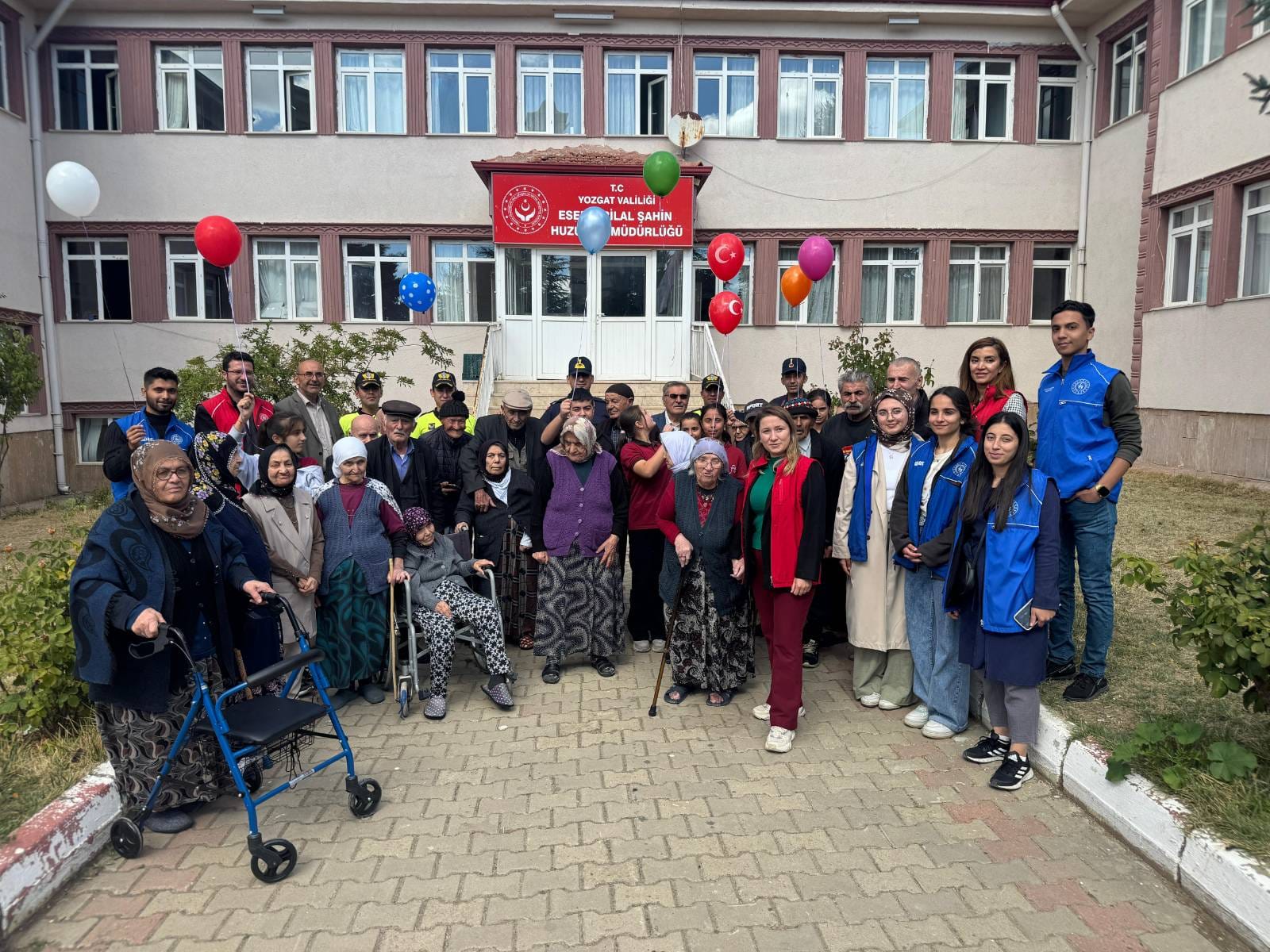 Yozgat İl Jandarma Komutanlığından Yaşlılar Günü ve Şehit Ailelerini Unutmadı