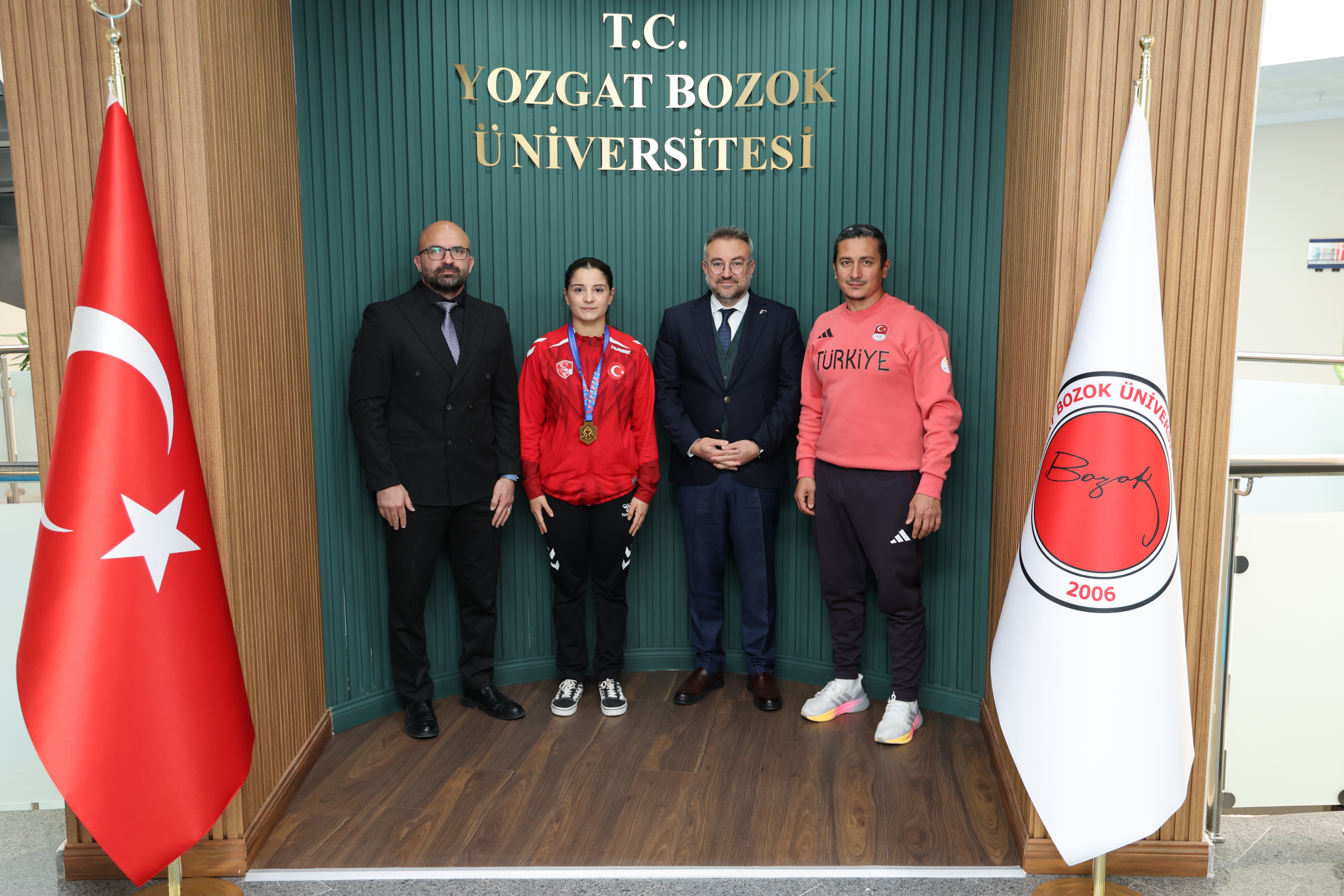 Yozgat Bozok Üniversitesi Rektörü Yaşar Balkan Şampiyonu Elif Sude Elmalı’yı Kabul Etti